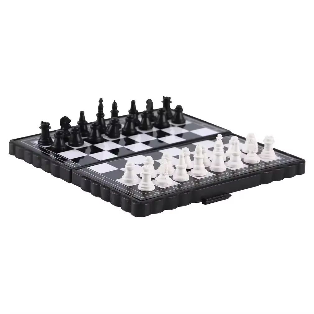 1Pc Mini Magnetic  Chess Set   - Kids Outdoor Kit recensione e prezzo