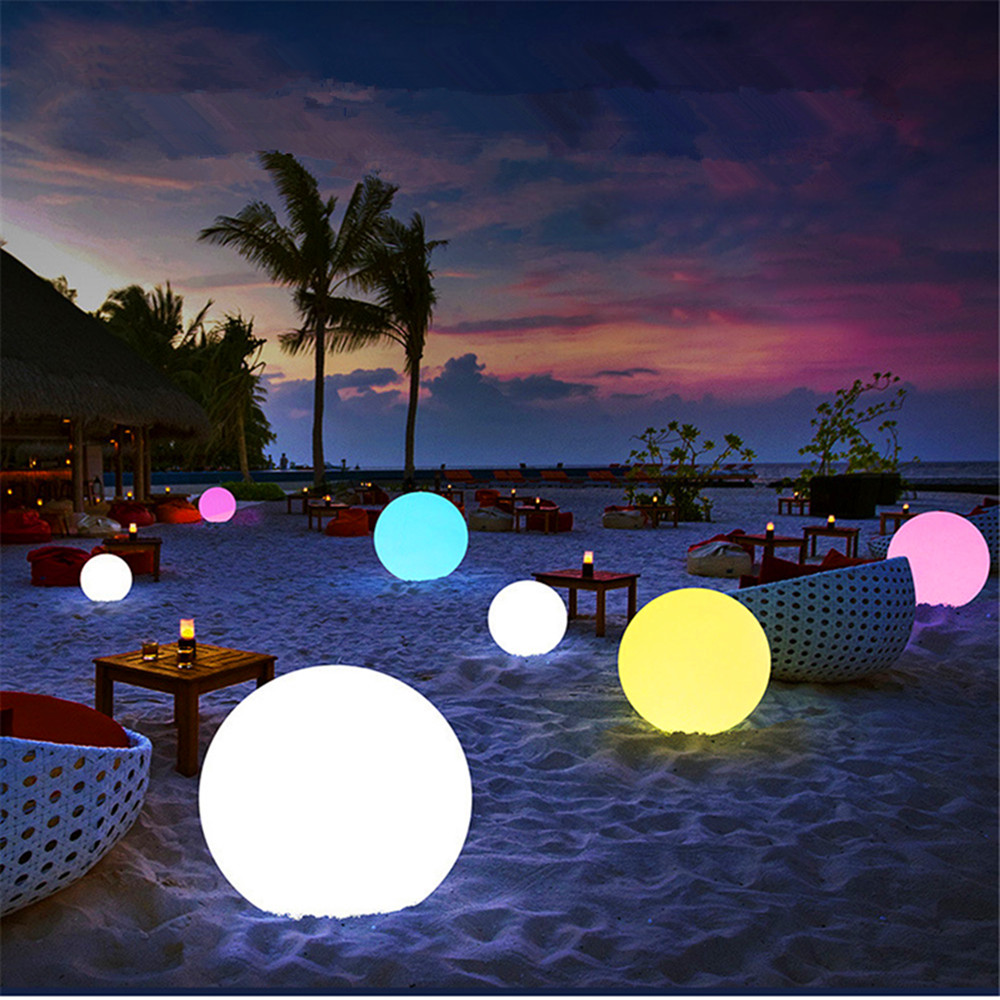 Rechargeable LED Glowing Ball  - Kids Outdoor Garden recensione e prezzo