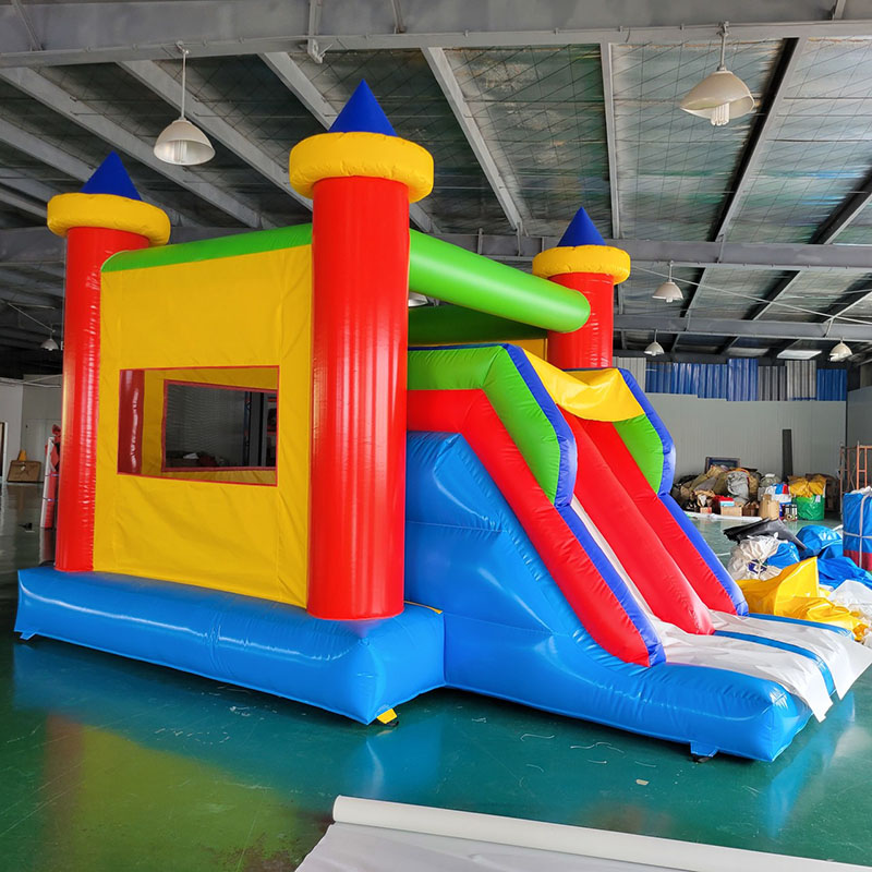 Bounce House with Slide Jumpin - Kids Outdoor Jump House recensione e prezzo
