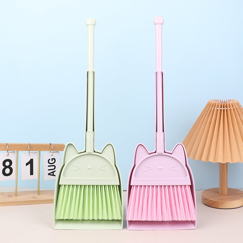 Cartoon-Style Toddler Broom Du - Kids Outdoor Broom recensione e prezzo